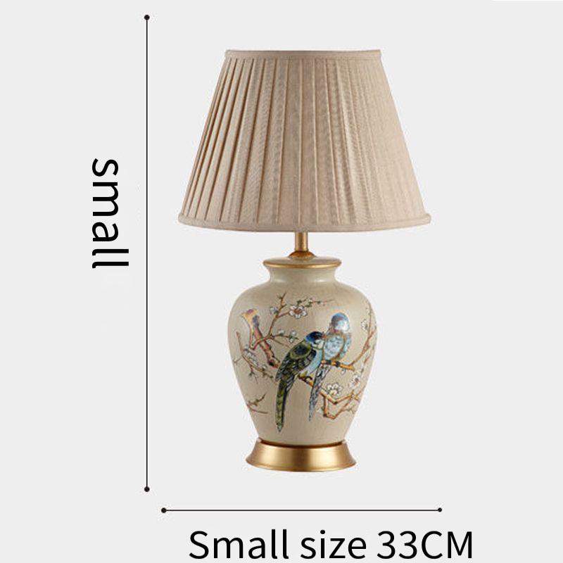 Oriental Elegance: Ceramic Table Lamp with Golden Metal Base and Linen Shade