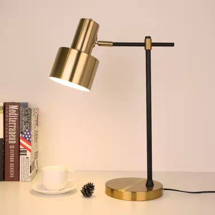 Nordic - Style Iron Table Lamp with Electroplated Finish (E27, for Study/Bedroom)