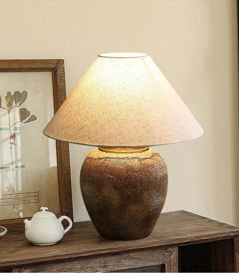 Vintage Ceramic Table Lamp with E26 Socket: Rustic Charm for Cozy Interiors
