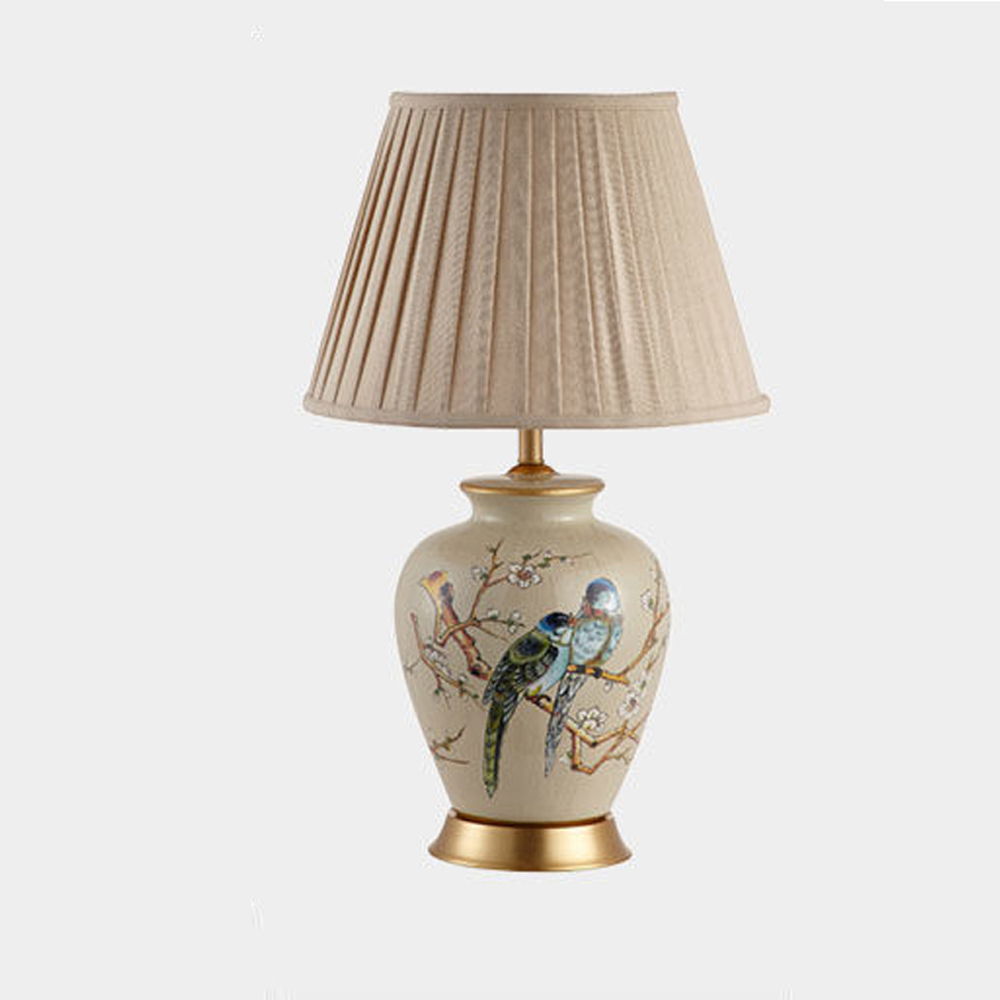 Oriental Elegance: Ceramic Table Lamp with Golden Metal Base and Linen Shade