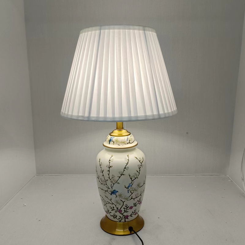 Oriental Floral Ceramic Table Lamp: Timeless Elegance for Sophisticated Interiors