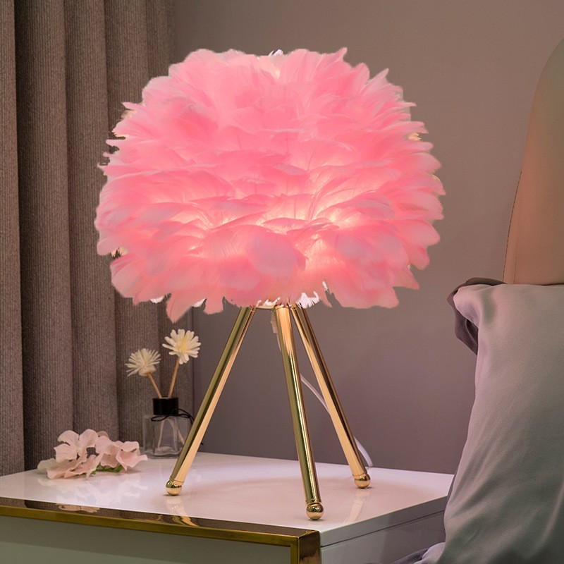 Add a Touch of Elegance with Feather Tripod Table Lamps: Perfect for Romantic and Luxurious Home Decor