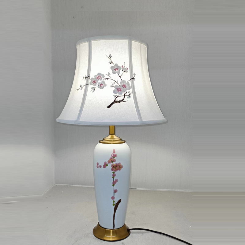 Chinese - Style Hand - Painted Plum Blossom Table Lamp: Elegance Illuminated