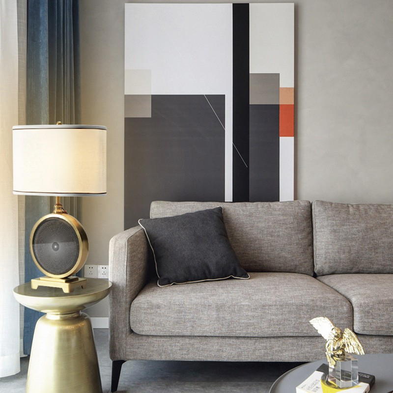 Elegant Iron - Fabric Table Lamp: Timeless Charm for Home Spaces