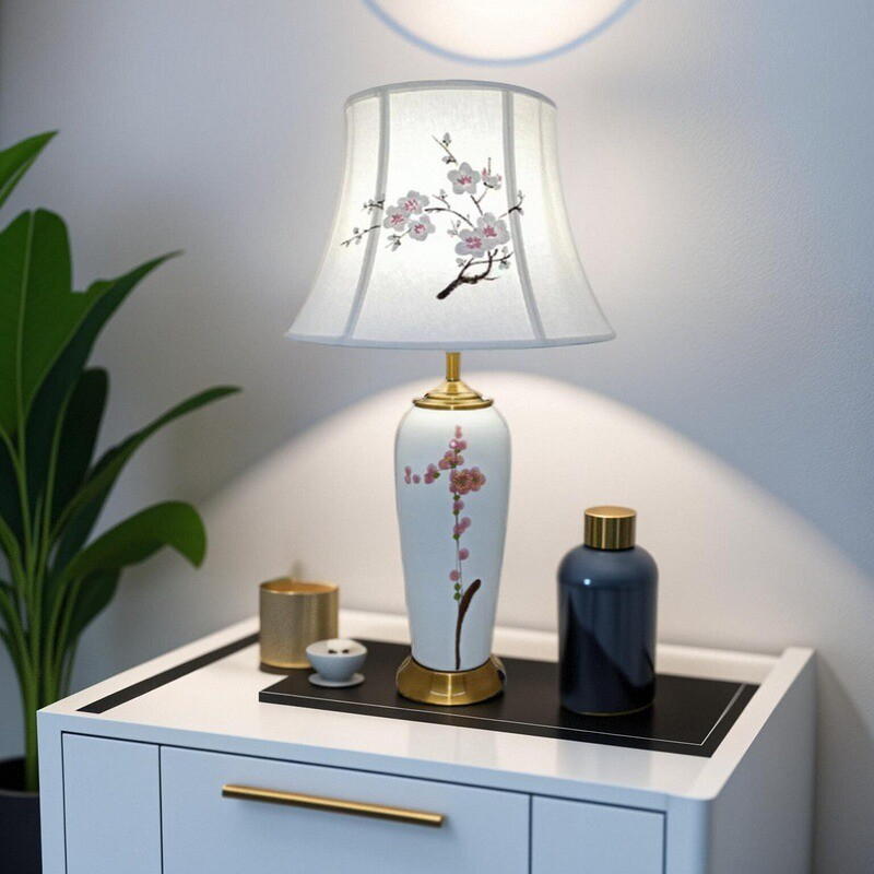 Chinese - Style Hand - Painted Plum Blossom Table Lamp: Elegance Illuminated