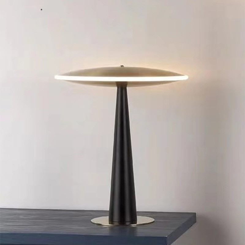 Light Luxury and Elegance: Modern Table Lamp with Aluminum and Acrylic Combination
