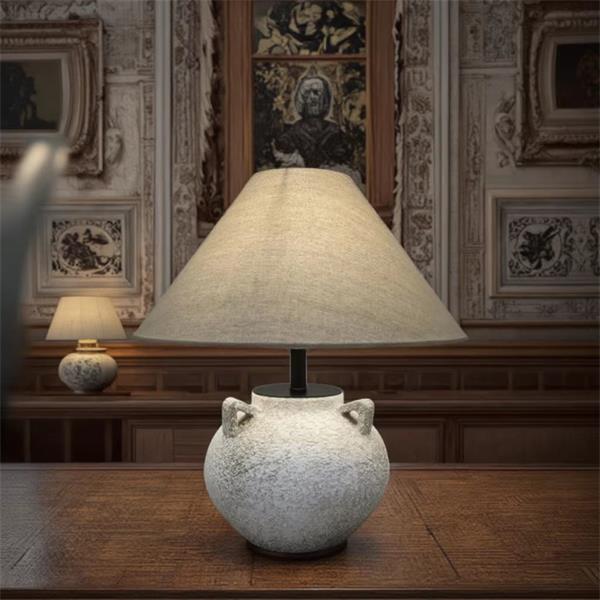 Rustic Ceramic Table Lamp: Retro Charm with Linen Shade