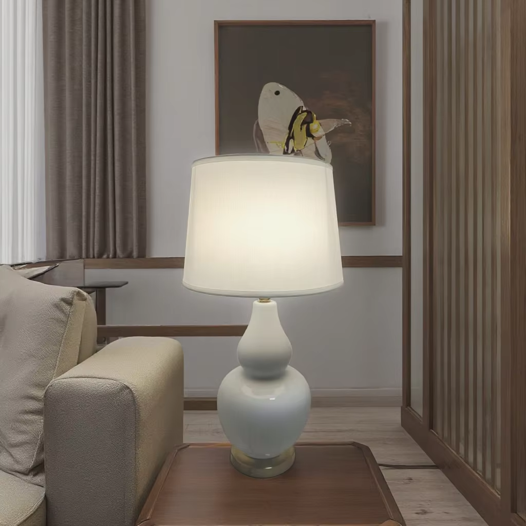 Ceramic Body Cloth Shade Table Lamp