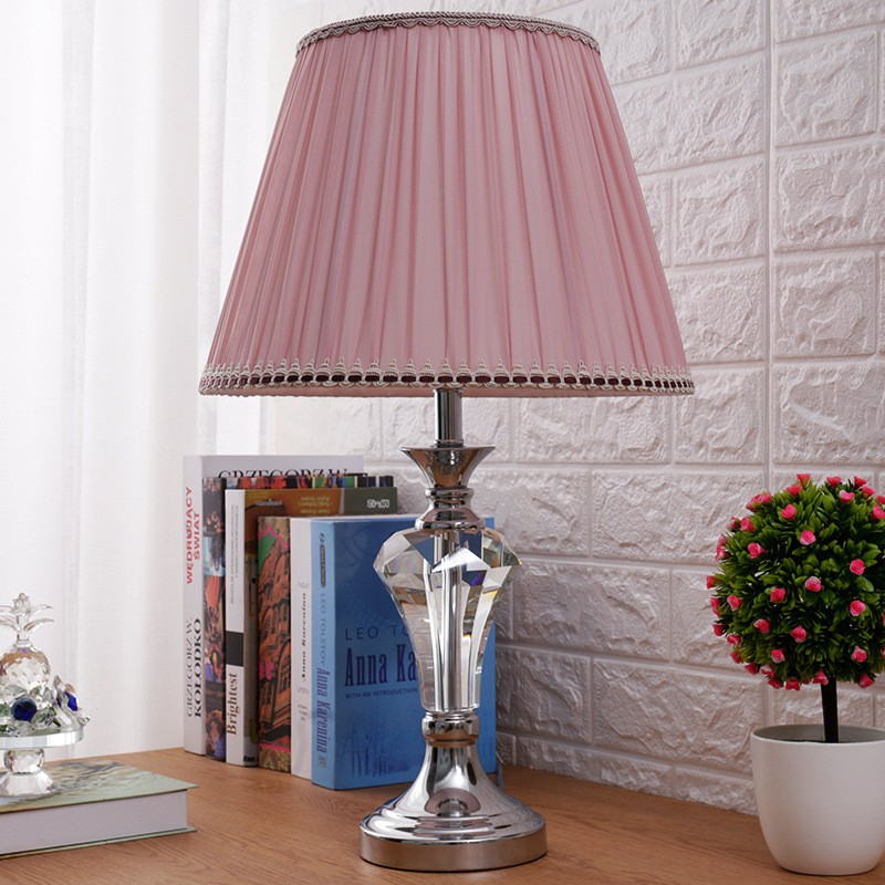 Elegant Crystal - Column Table Lamp: Artistic Light - Shadow Ambiance for Home Decor
