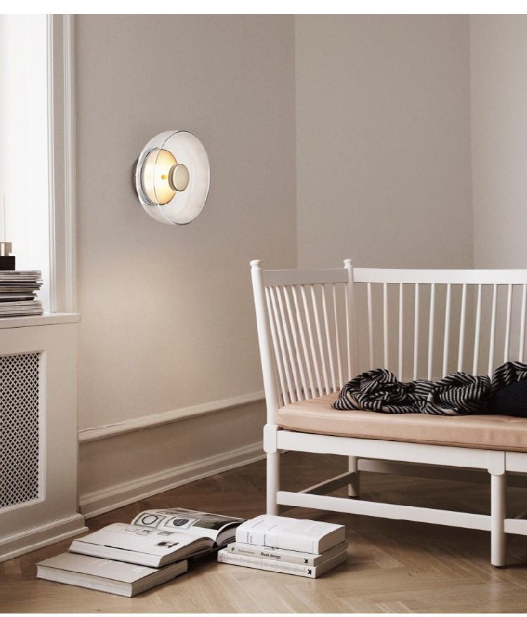 Modern Glass - Metal Wall Lamp: Minimalist Elegance for Sophisticated Spaces