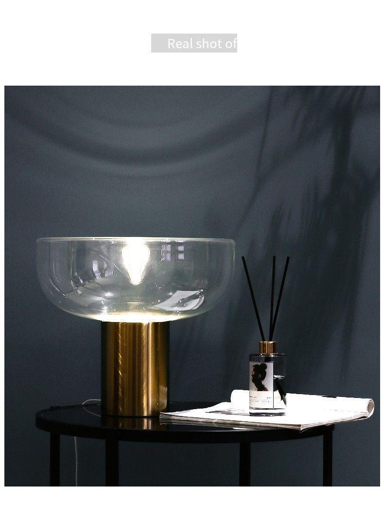 Modern Transparent Glass Table Lamp: Gold - Accented Elegance for Contemporary Spaces