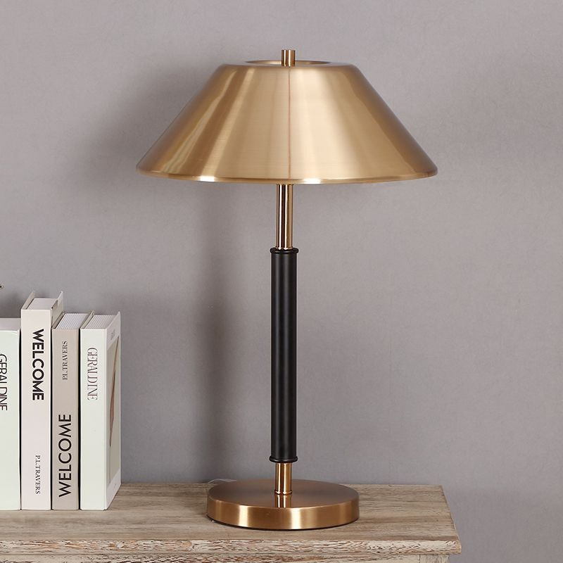 Elegant Modern Table Lamp: Metal Brushed Finish with Dual E14 Sockets