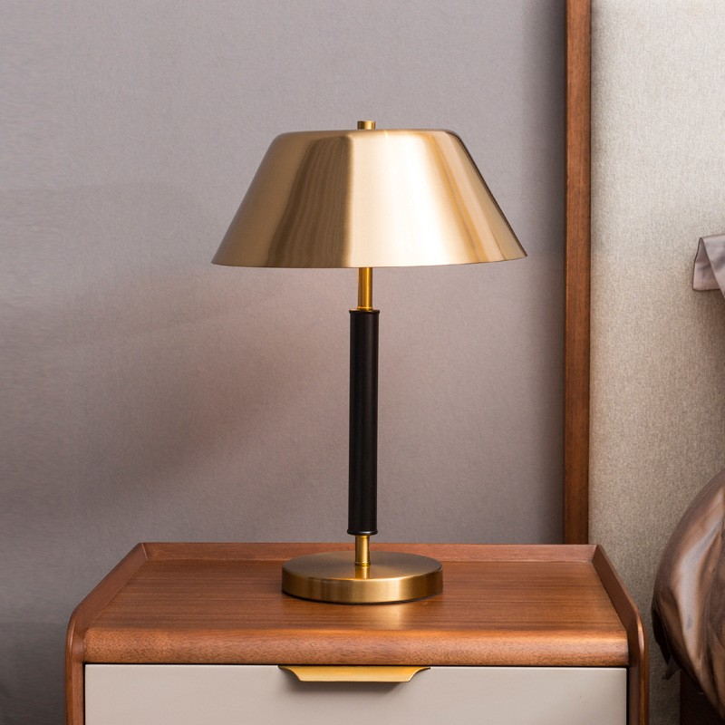Elegant Modern Table Lamp: Metal Brushed Finish with Dual E14 Sockets