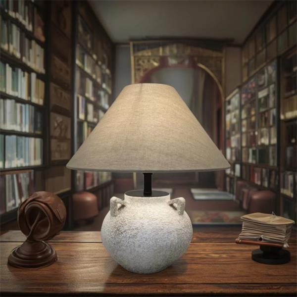 Rustic Ceramic Table Lamp: Retro Charm with Linen Shade