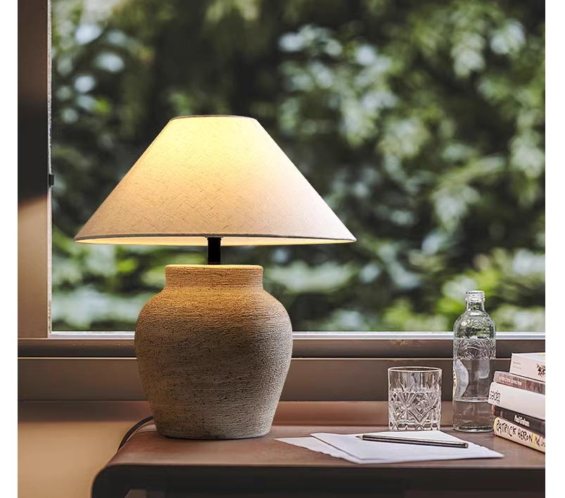 Retro Ceramic Table Lamp with Linen Shade