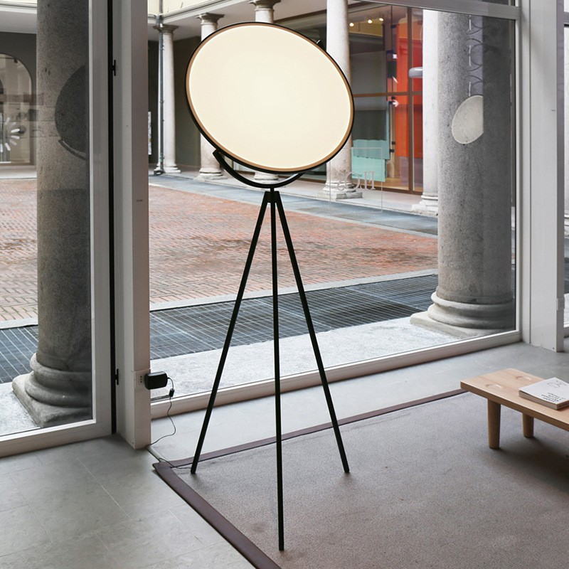 Minimalist Tripod Floor Lamp - Modern Home Lighting