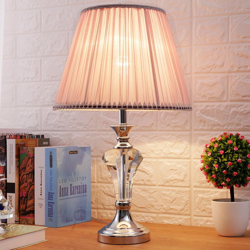 Elegant Crystal - Column Table Lamp: Artistic Light - Shadow Ambiance for Home Decor