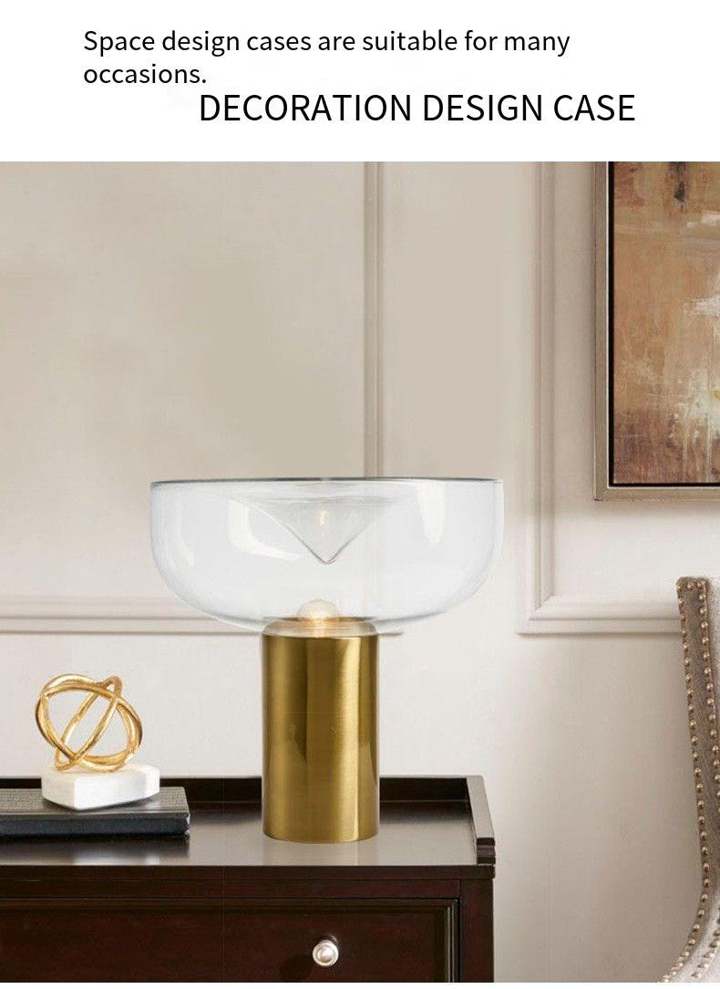 Modern Transparent Glass Table Lamp: Gold - Accented Elegance for Contemporary Spaces