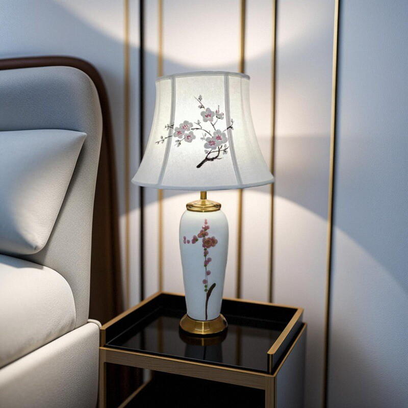 Chinese - Style Hand - Painted Plum Blossom Table Lamp: Elegance Illuminated