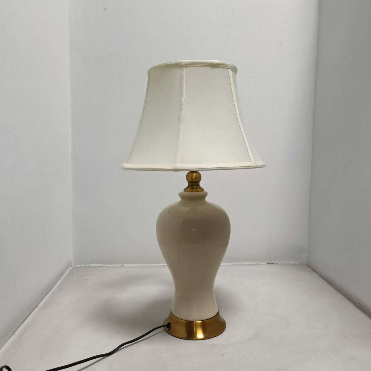 Ceramic Body Table Lamp with Linen Shade & Metal Base (330×600mm)