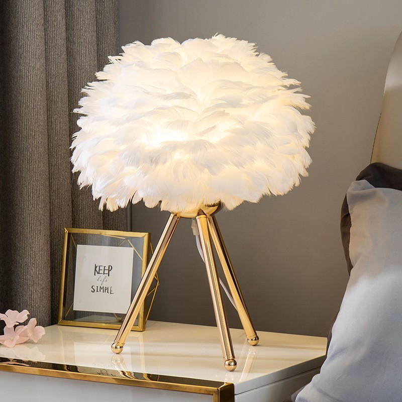 Add a Touch of Elegance with Feather Tripod Table Lamps: Perfect for Romantic and Luxurious Home Decor