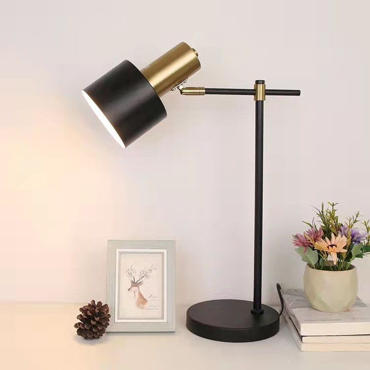 Nordic - Style Iron Table Lamp with Electroplated Finish (E27, for Study/Bedroom)