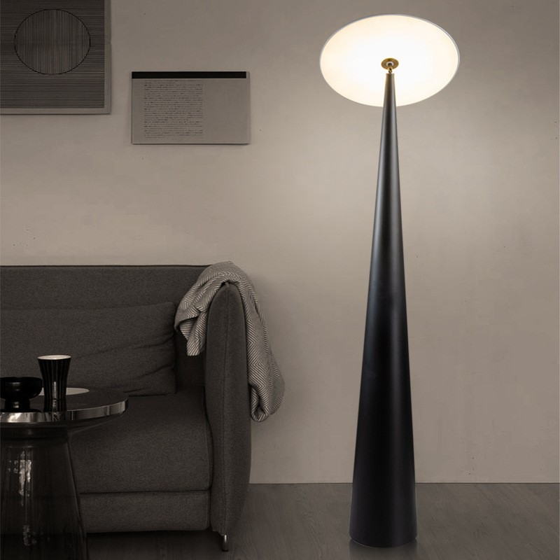 Minimalist Mushroom - Inspired LED Floor Lamp: Blend of Aesthetics & Functionality