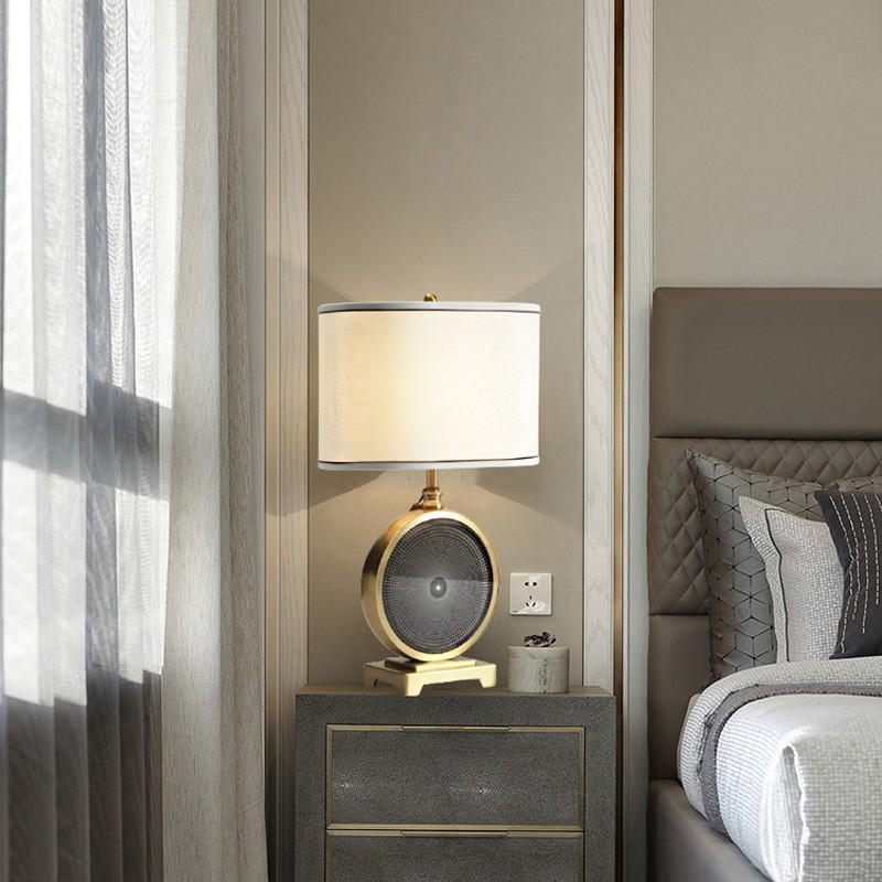 Elegant Iron - Fabric Table Lamp: Timeless Charm for Home Spaces