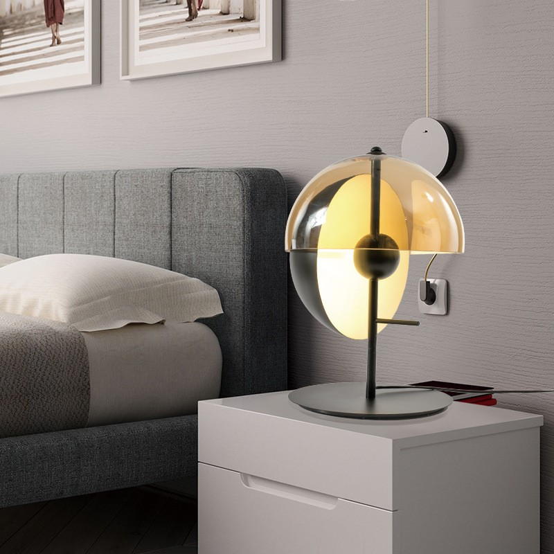 Mid - Century Modern Glass & Metal Table Lamp: Artistic Design for Sophisticated Home Spaces