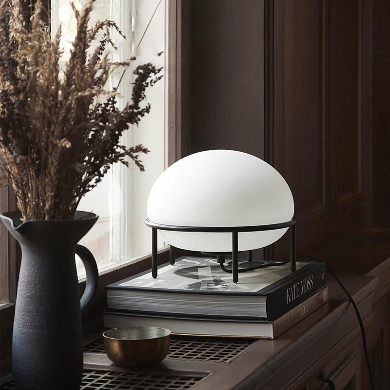 Minimalist Elegance: GEHMAN Glass & Carbon Steel Table Lamp