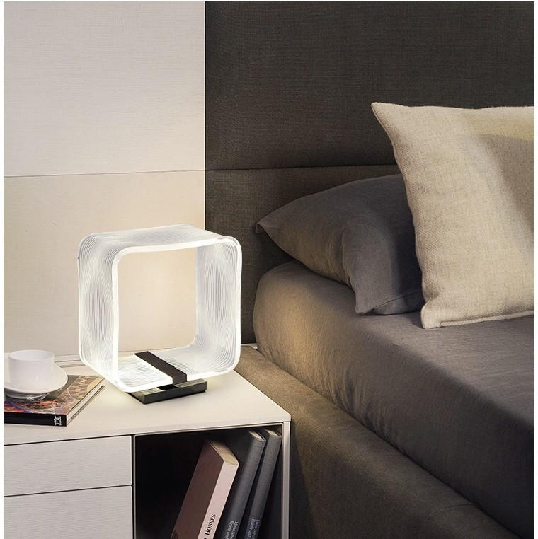 Modern Geometric Acrylic Table Lamp: Sculptural Light for Minimalist Spaces