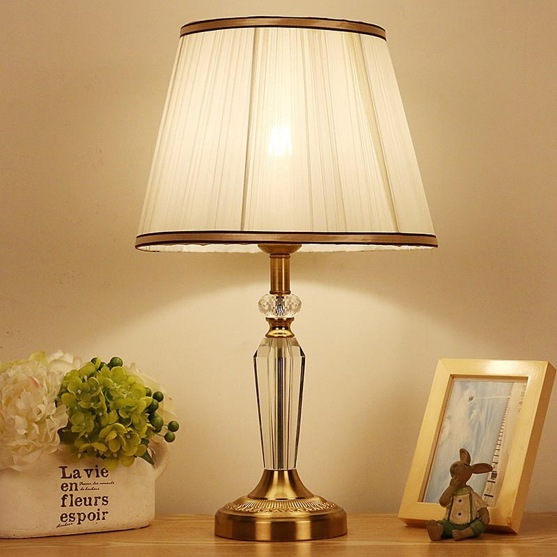 Elegant Crystal Column Table Lamp: Timeless Luxury for Cozy Ambiance