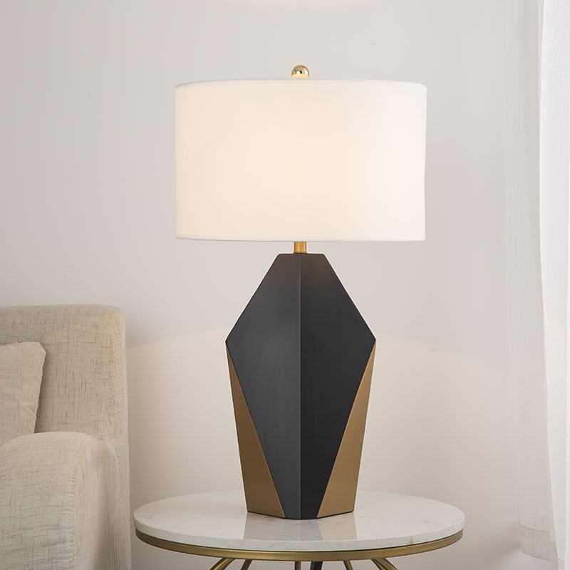 Modern Geometric Table Lamp: Elevate Small Spaces with Artistic Elegance