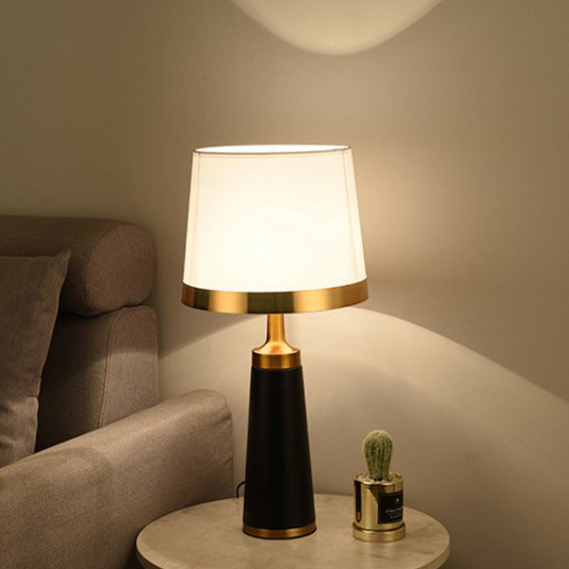 Modern Luxury Black - Gold Table Lamp: Cone - Shaped Design with Fabric Shade