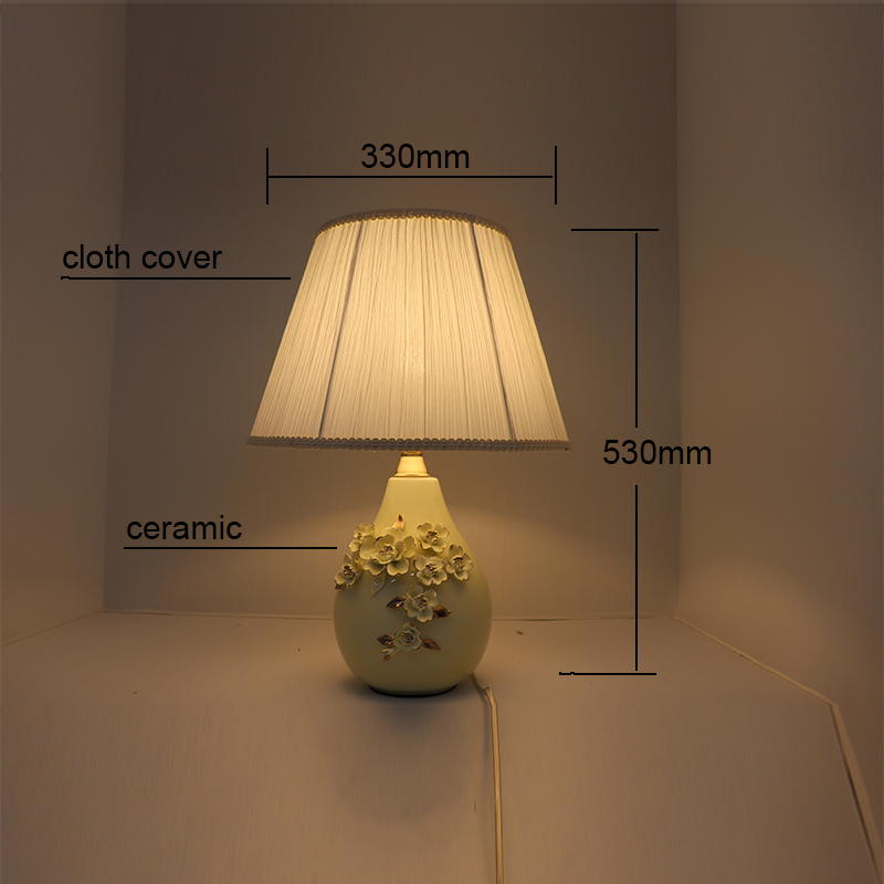Floral Ceramic Table Lamp: Timeless Elegance for Cozy Spaces