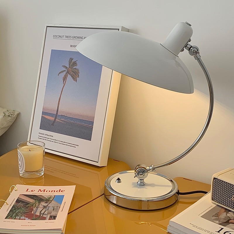 Vintage Adjustable Metal Desk Lamp – Retro Charm Meets Flexible, Durable Design