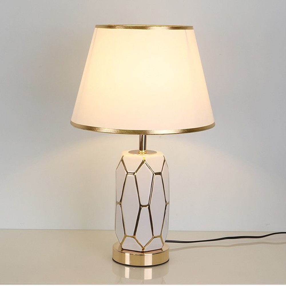 Luxury Geometric Ceramic Table Lamp: Gold - Accented Elegance for Modern Spaces