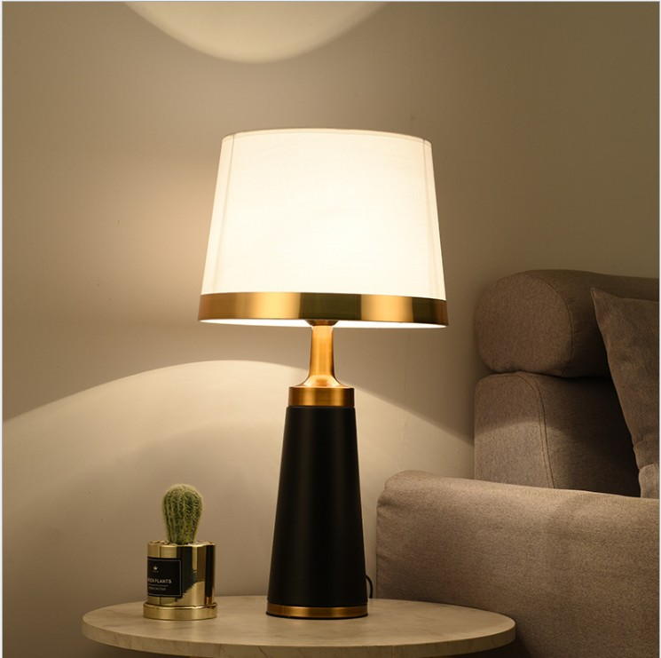 Modern Luxury Black - Gold Table Lamp: Cone - Shaped Design with Fabric Shade