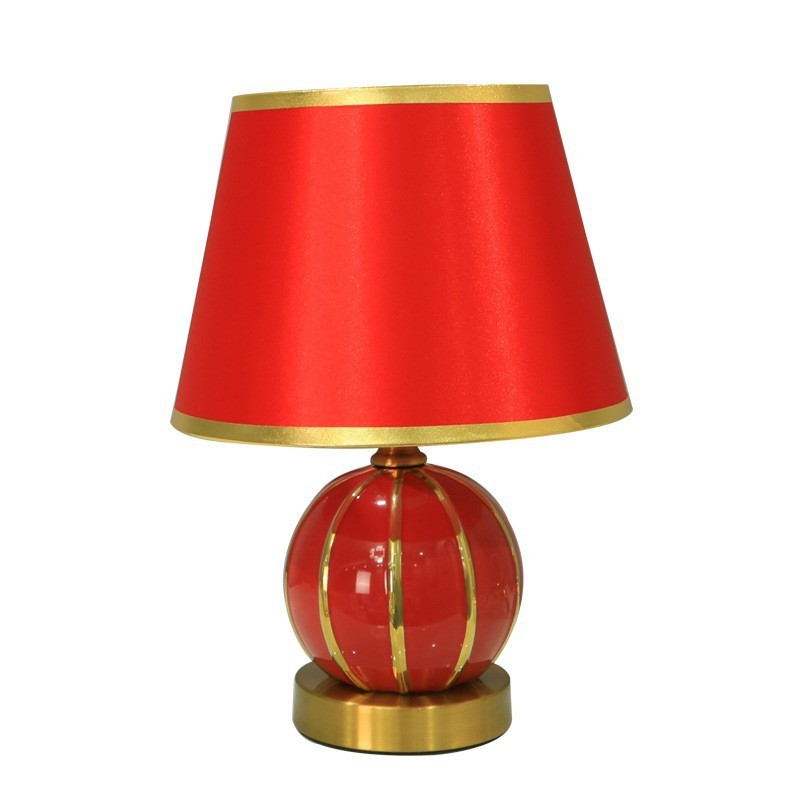 Elegant Crystal Column Table Lamp: Timeless Luxury for Cozy Ambiance