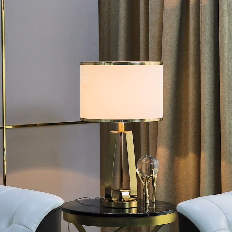 Modern Luxury Brass Table Lamp: Elevate Your Space with Artistic Design