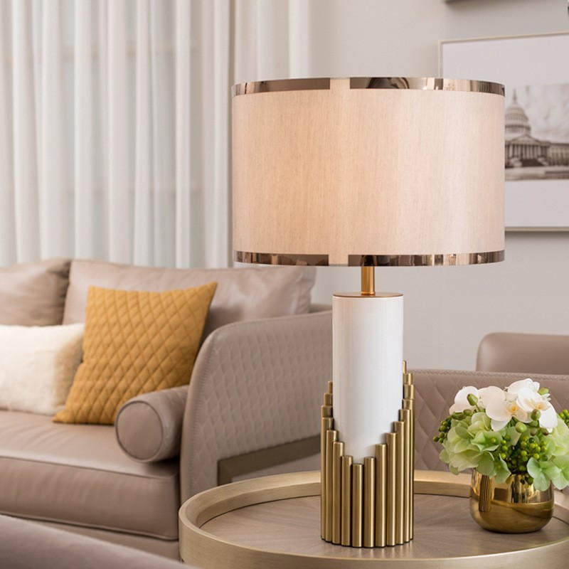 Modern Luxe Table Lamp: Metal & Linen Harmony for Elevated Interiors