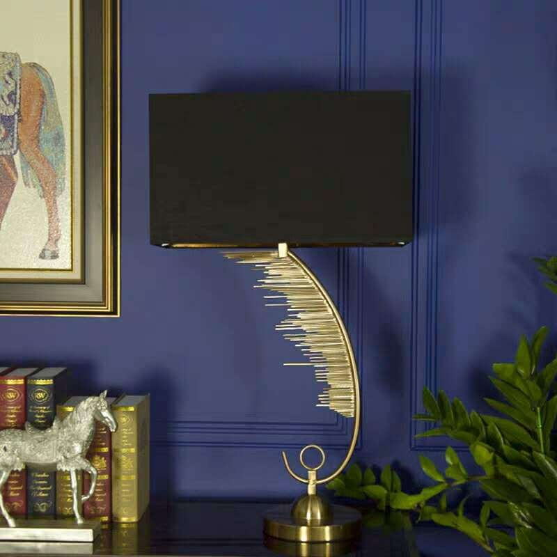 Modern Luxury Table Lamp: Black - Gold Fusion for Sophisticated Interiors