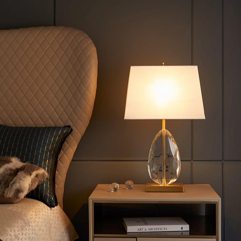Luxe Geometric Crystal Table Lamp: Timeless Elegance with Linen Shade