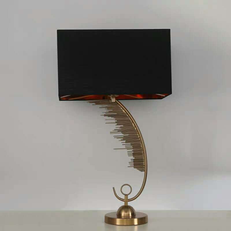 Modern Luxury Table Lamp: Black - Gold Fusion for Sophisticated Interiors