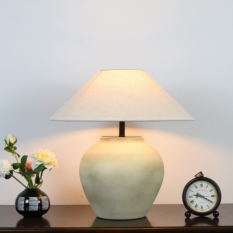Rustic Ceramic Table Lamp: Timeless Charm for Cozy Interiors