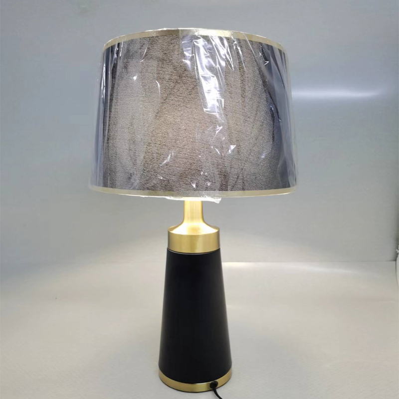 Modern Luxury Black - Gold Table Lamp: Cone - Shaped Design with Fabric Shade