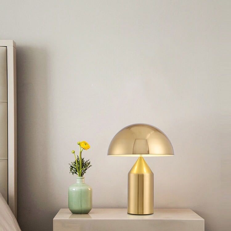 Modern Metal Mushroom Table Lamp: Sculptural Elegance for Contemporary Spaces