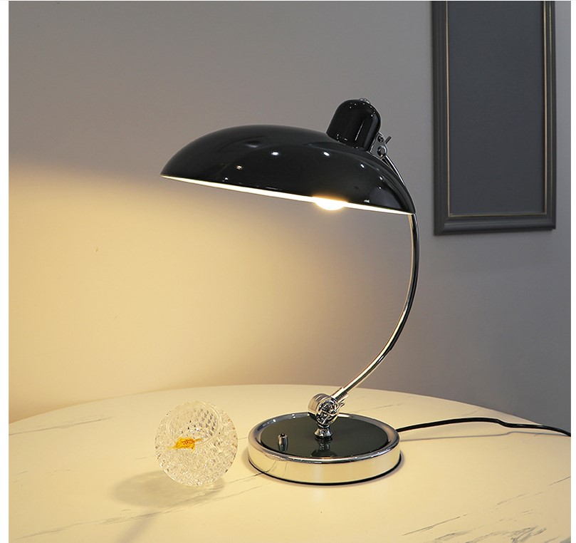 Vintage Adjustable Metal Desk Lamp – Retro Charm Meets Flexible, Durable Design