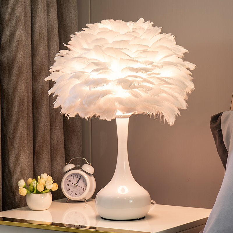 Romantic Feather Table Lamp with Wrought Iron Base for Cozy Ambiance