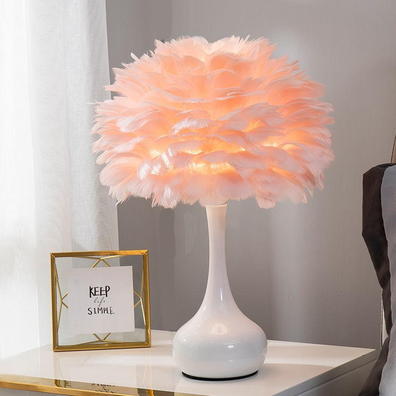 Romantic Feather Table Lamp with Wrought Iron Base for Cozy Ambiance
